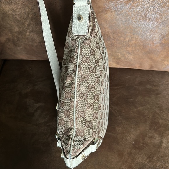 Authentic GUCCI Abbey Shoulder Tote Bag GG
Canvas Leather Brown gold trim rings - Picture 17 of 17